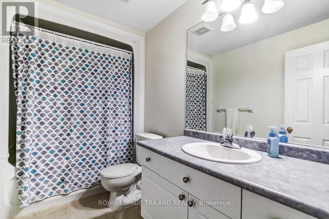 Photo 23 of 32 for 47 - 44 Edgevalley Road