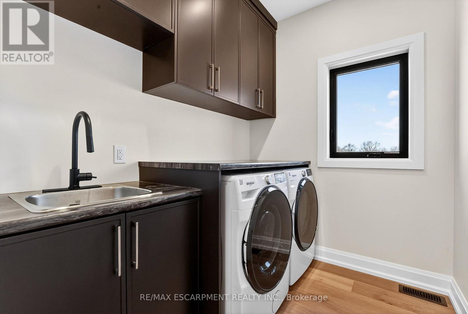 6192 Curlin Crescent, Niagara Falls, Ontario  L2H 3W8 - Photo 8 - X12985274