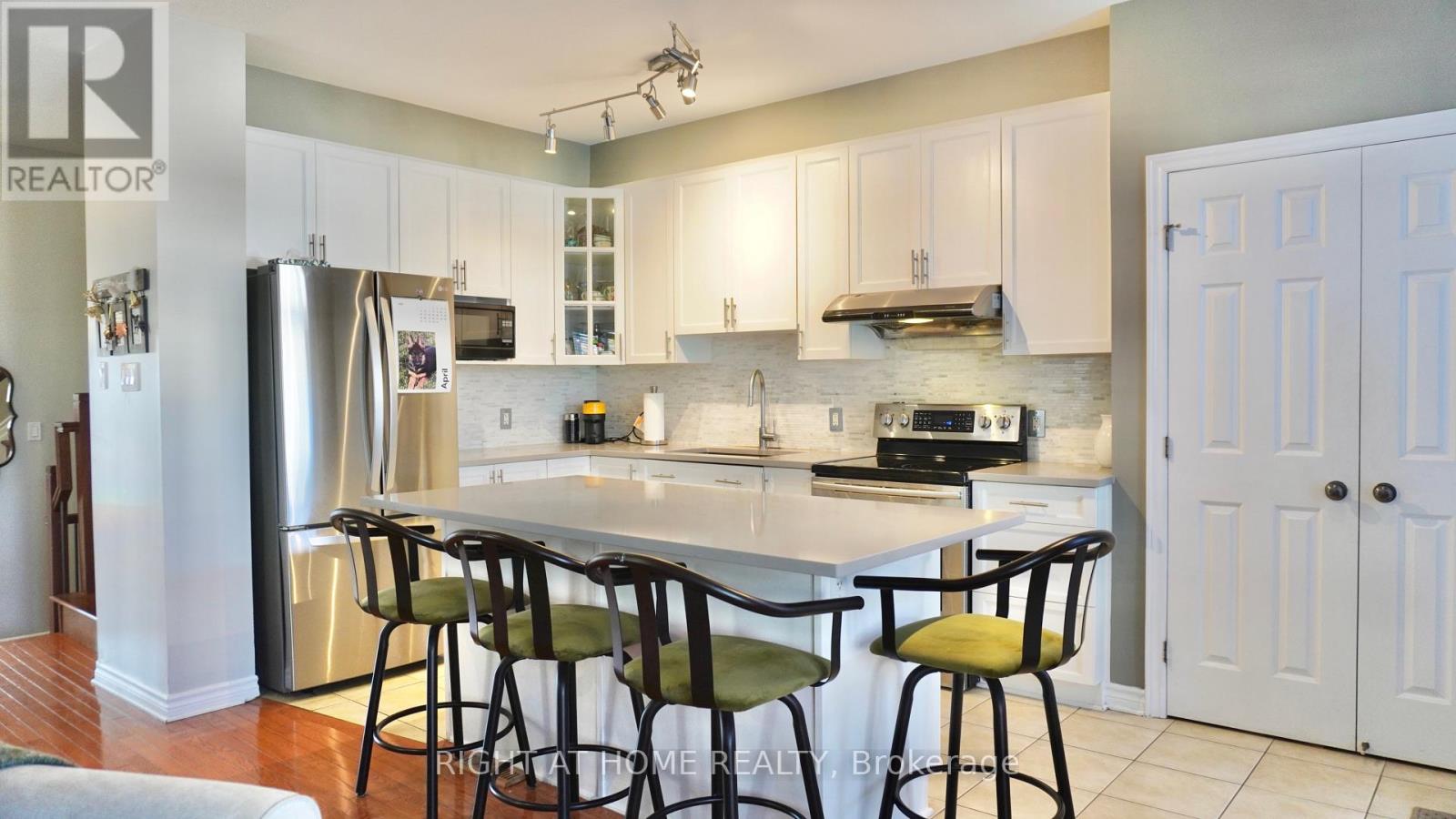 D - 29 Cresthaven Drive, Ottawa, Ontario  K2G 6T8 - Photo 12 - X12981108