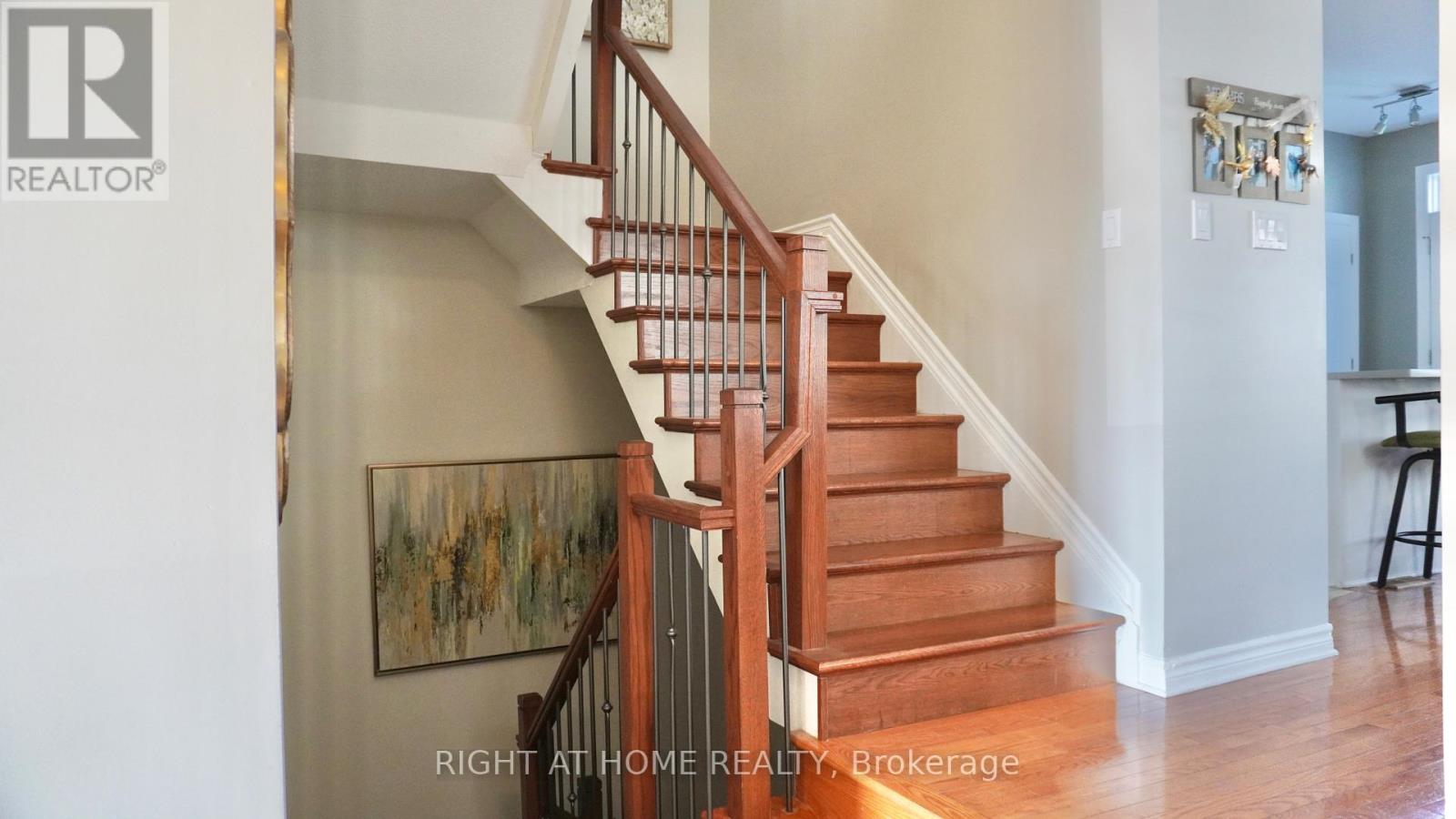 D - 29 Cresthaven Drive, Ottawa, Ontario  K2G 6T8 - Photo 5 - X12981108