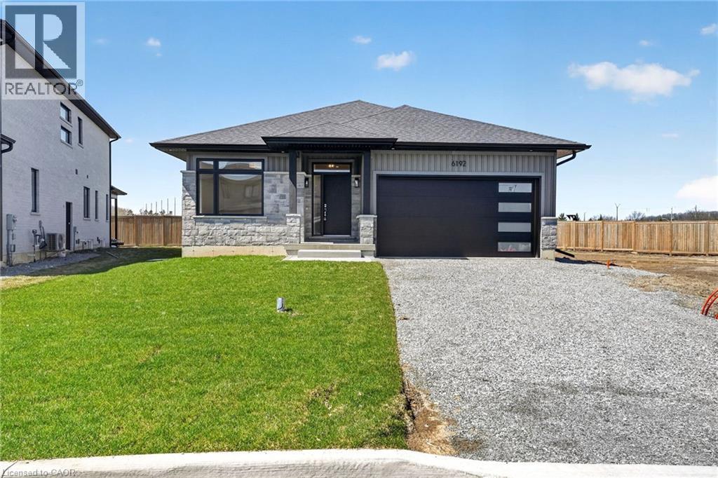 6192 CURLIN Crescent, niagara falls, Ontario