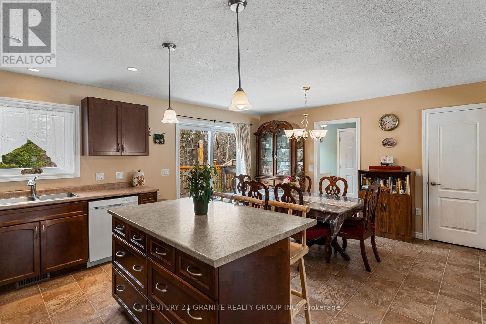 818 Williams Lake Road, Hastings Highlands, Ontario  K0L 1C0 - Photo 10 - X12986806