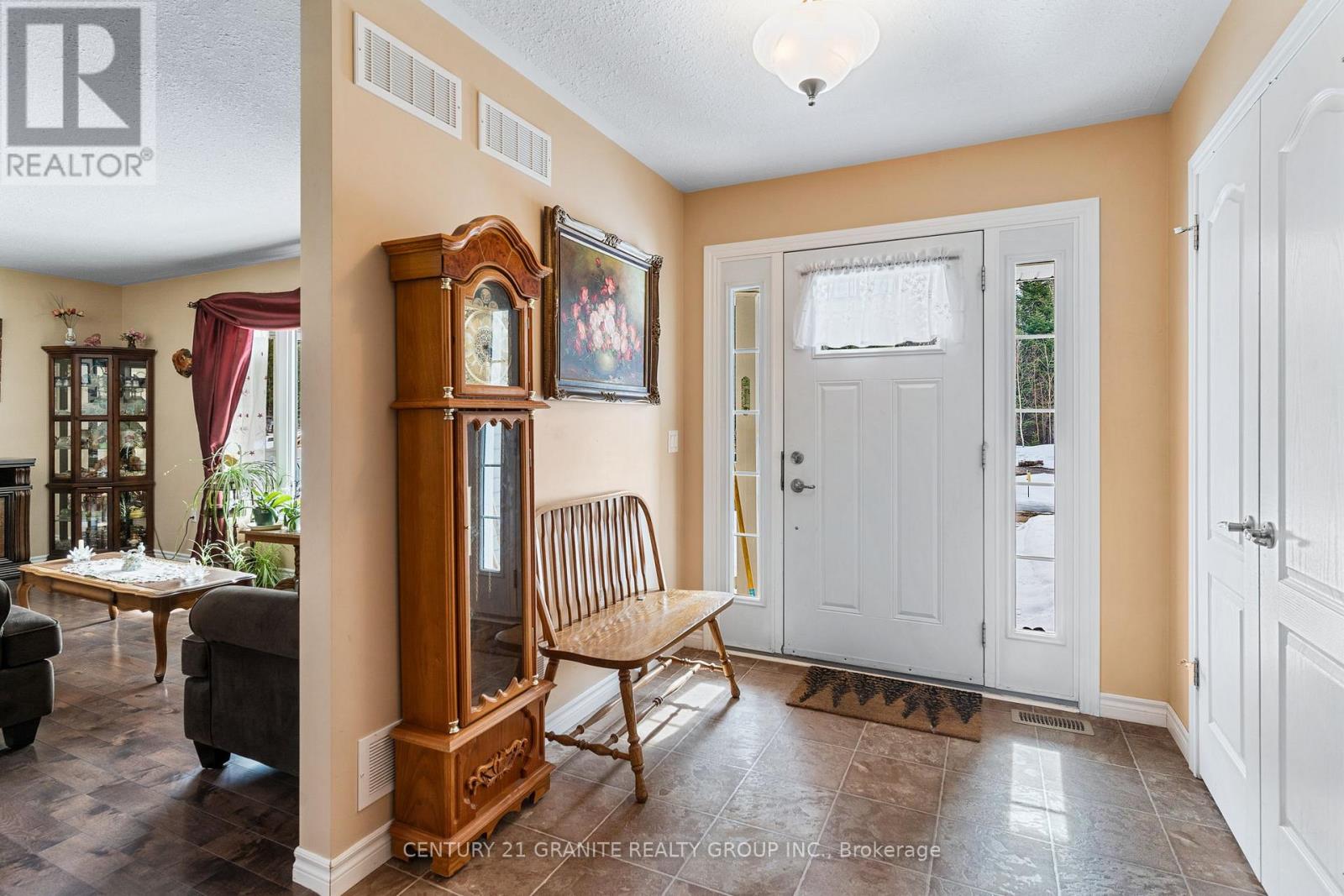 818 Williams Lake Road, Hastings Highlands, Ontario  K0L 1C0 - Photo 4 - X12986806