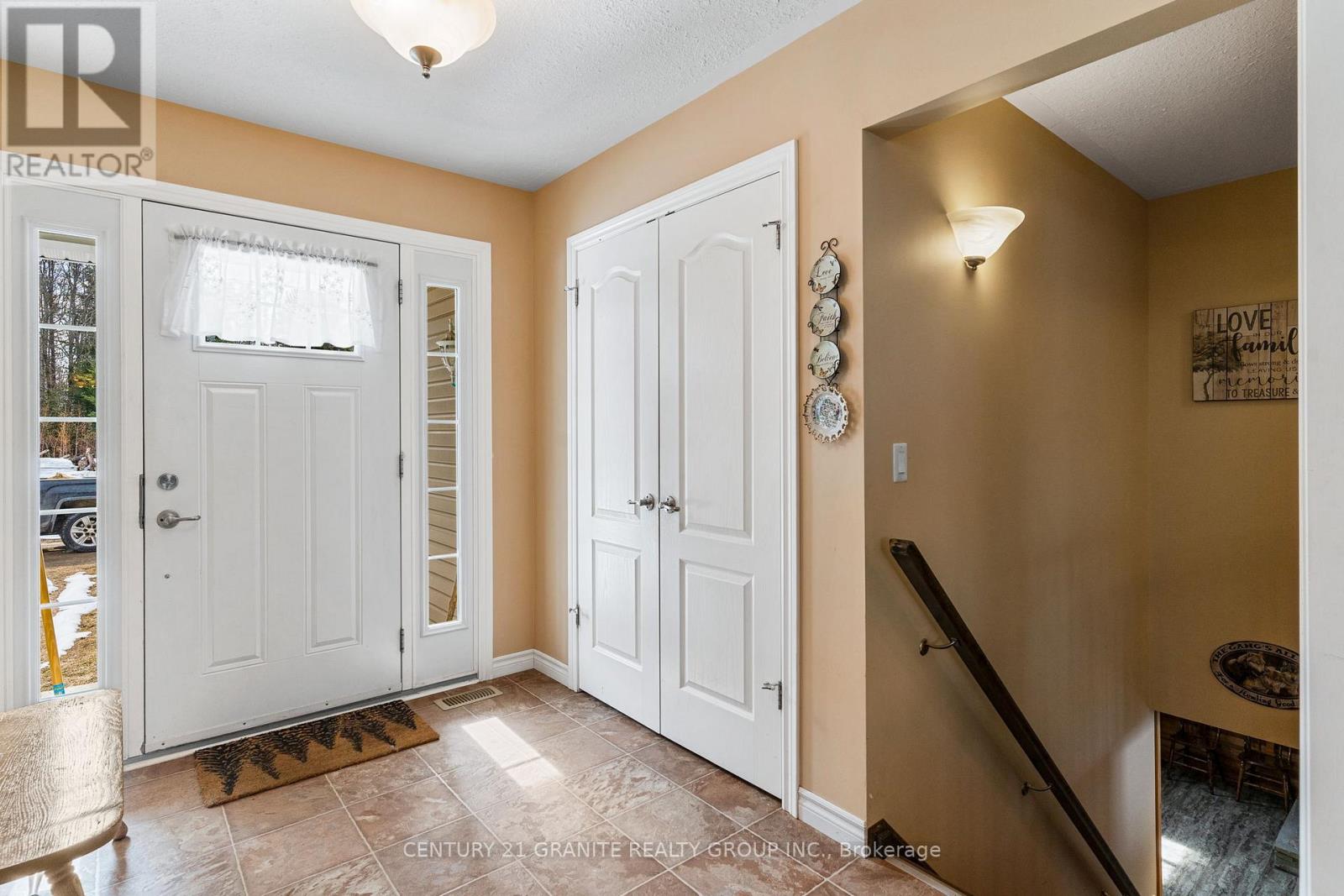 818 Williams Lake Road, Hastings Highlands, Ontario  K0L 1C0 - Photo 5 - X12986806