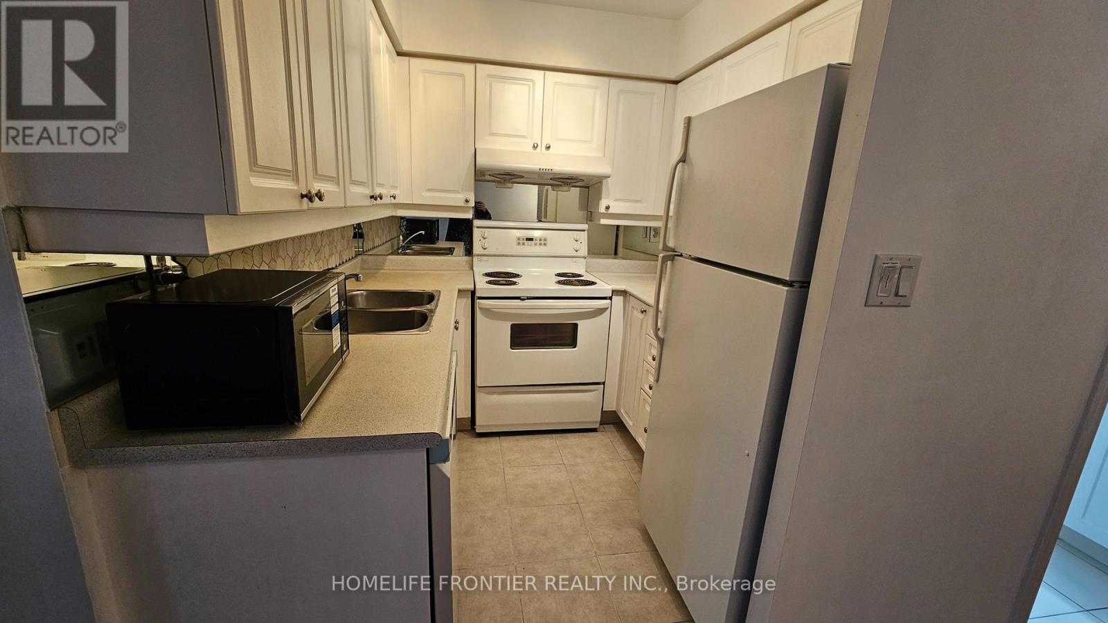 1712 - 3 Rean Drive, Toronto, Ontario  M2K 3C2 - Photo 8 - C12986814