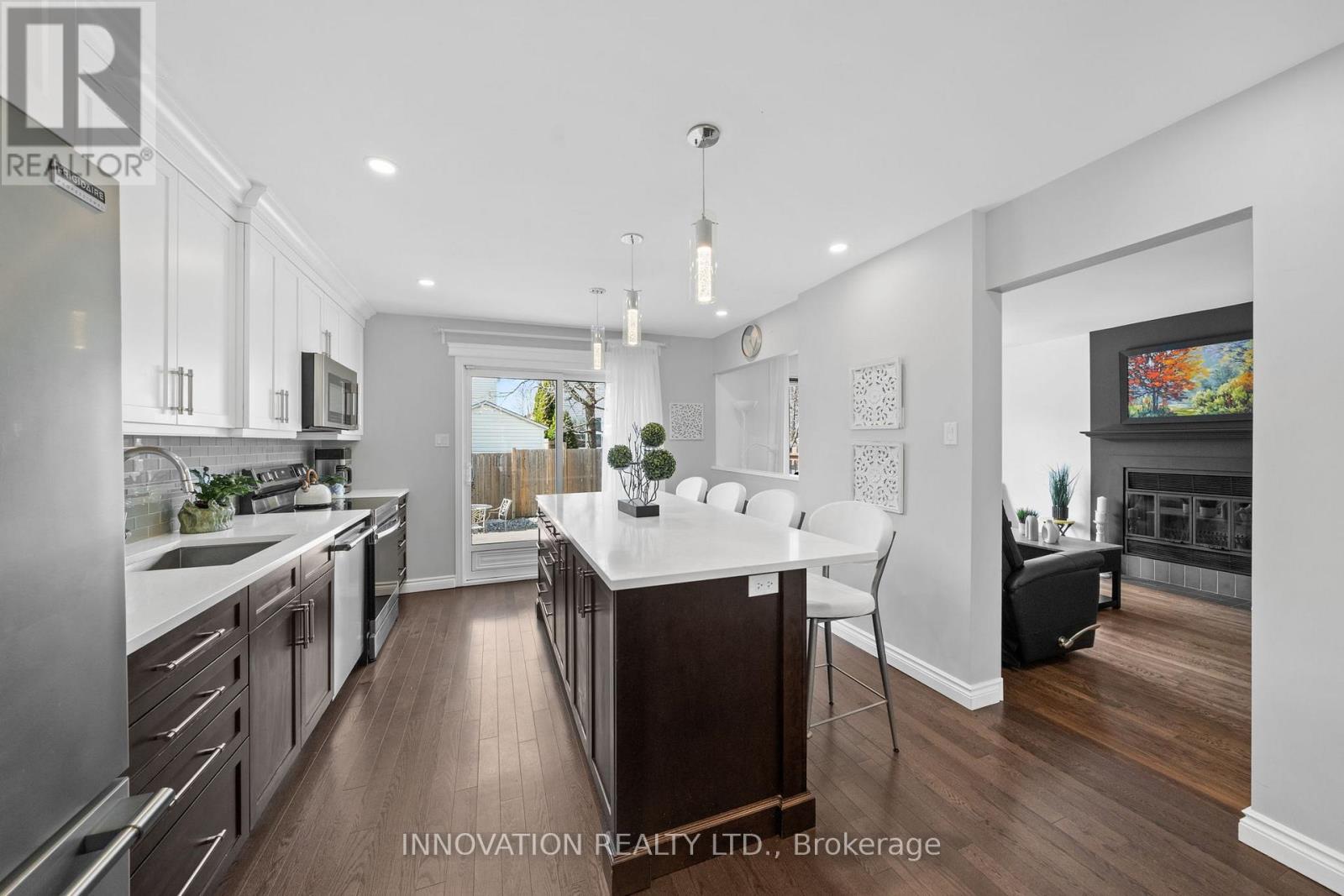 2056 Wildflower Drive, Ottawa, Ontario  K1E 3R3 - Photo 11 - X12986820