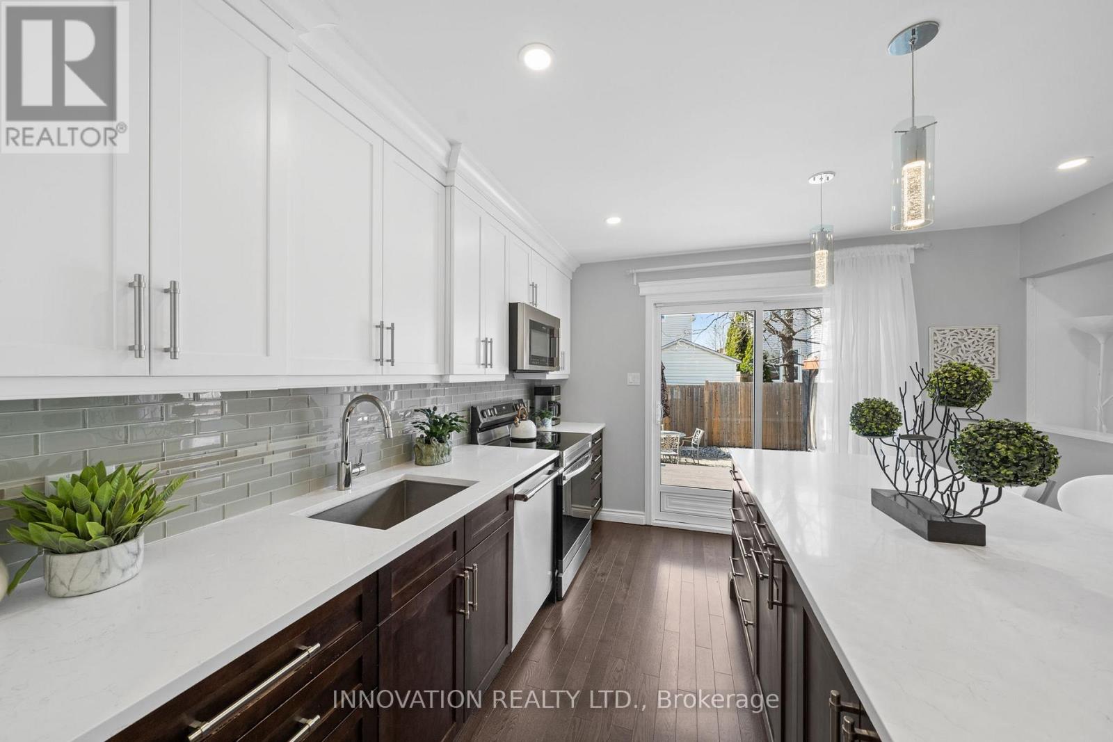 2056 Wildflower Drive, Ottawa, Ontario  K1E 3R3 - Photo 12 - X12986820