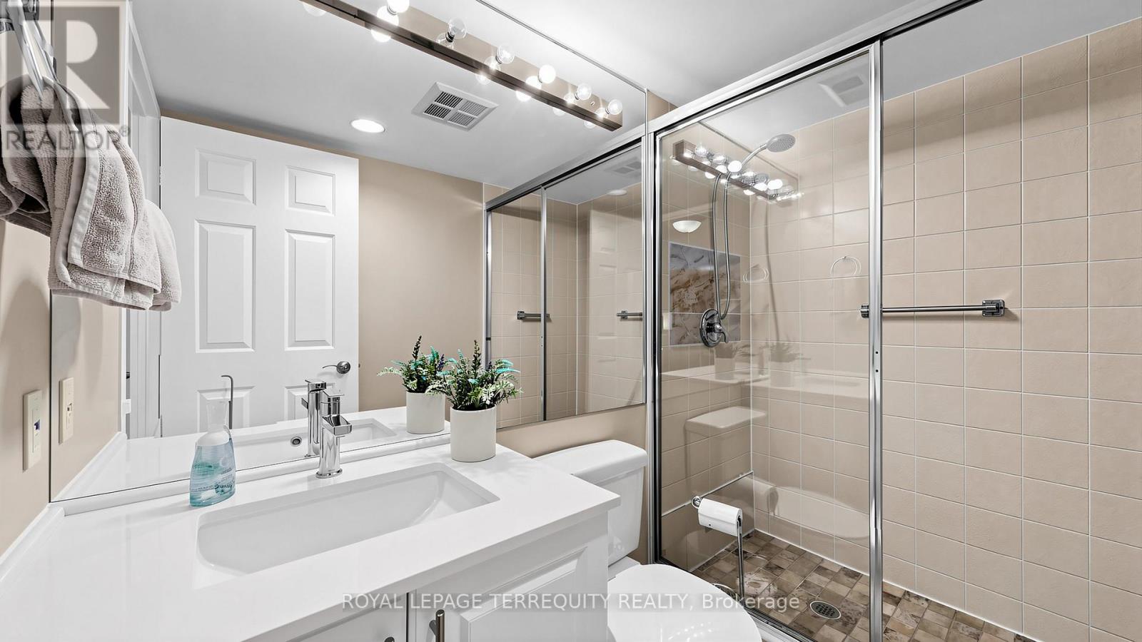 833 - 22 Southport Street, Toronto, Ontario M6S 4Y9 - Photo 18 - W12862636