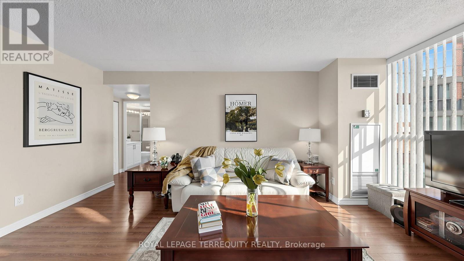 833 - 22 Southport Street, Toronto, Ontario M6S 4Y9 - Photo 2 - W12862636