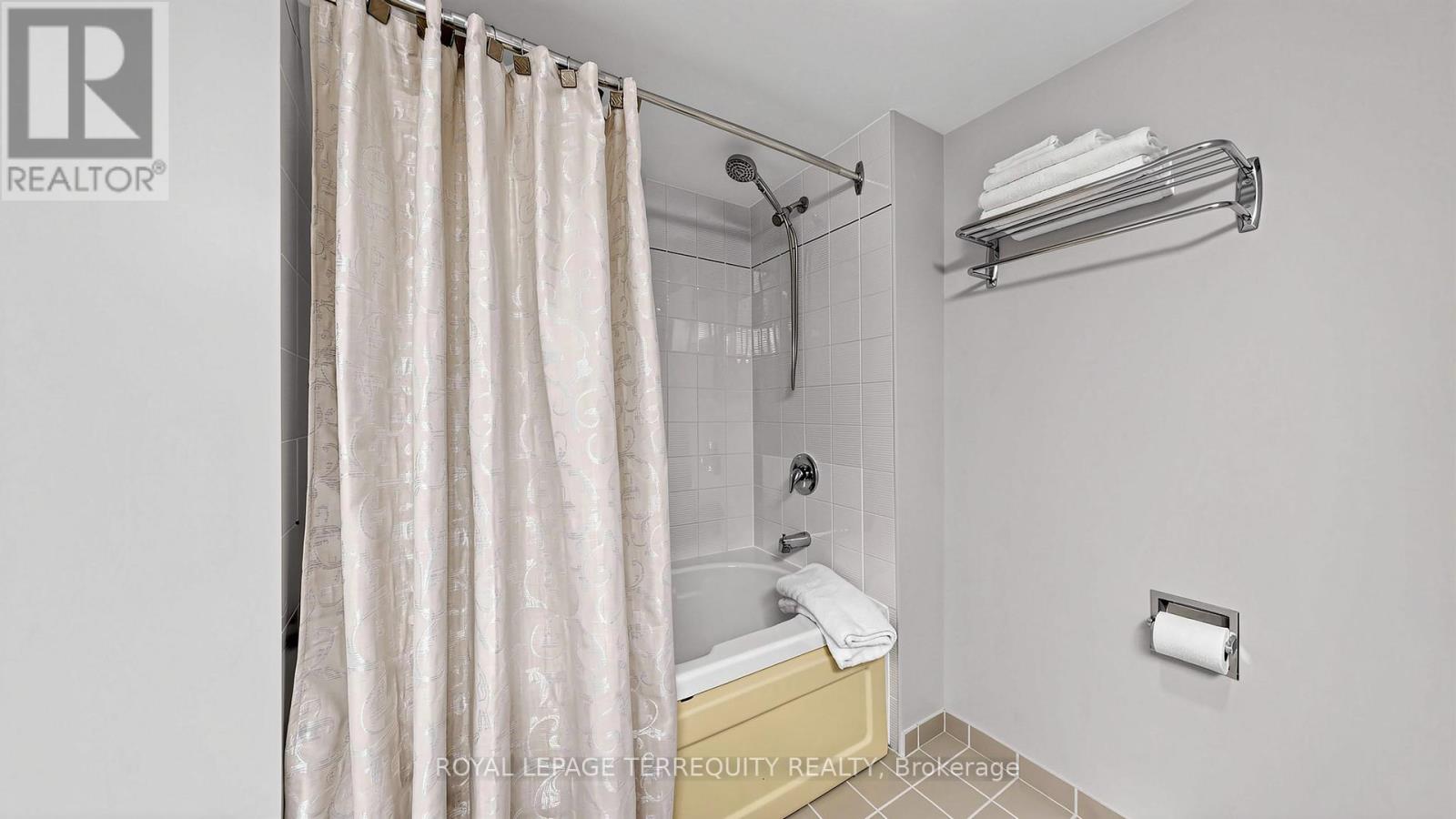 833 - 22 Southport Street, Toronto, Ontario M6S 4Y9 - Photo 22 - W12862636