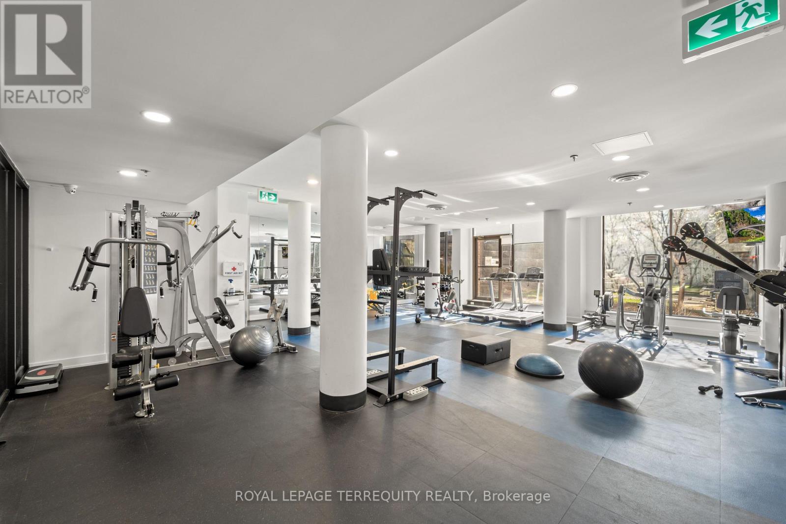 833 - 22 Southport Street, Toronto, Ontario M6S 4Y9 - Photo 33 - W12862636