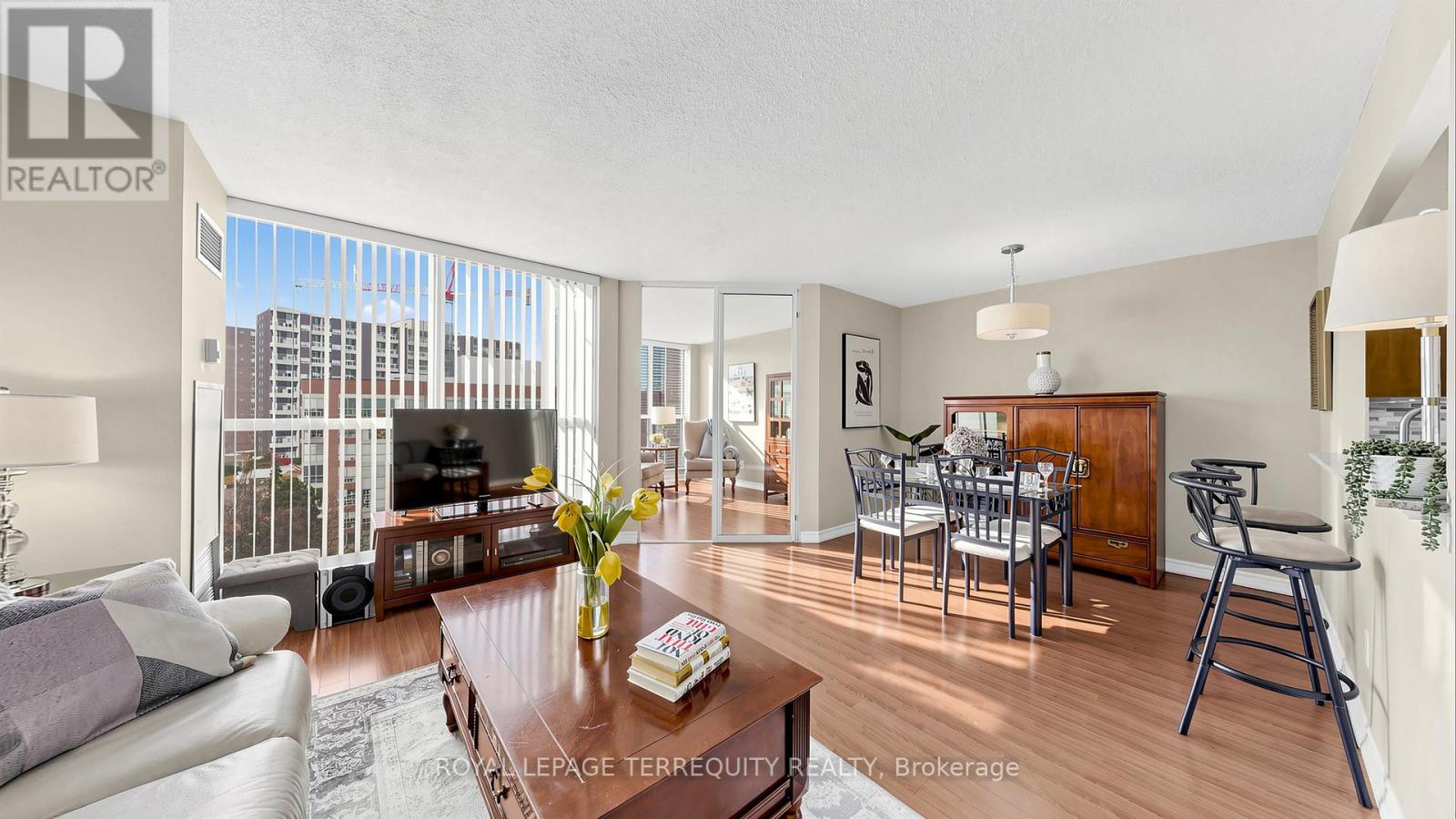 833 - 22 Southport Street, Toronto, Ontario M6S 4Y9 - Photo 11 - W12862636