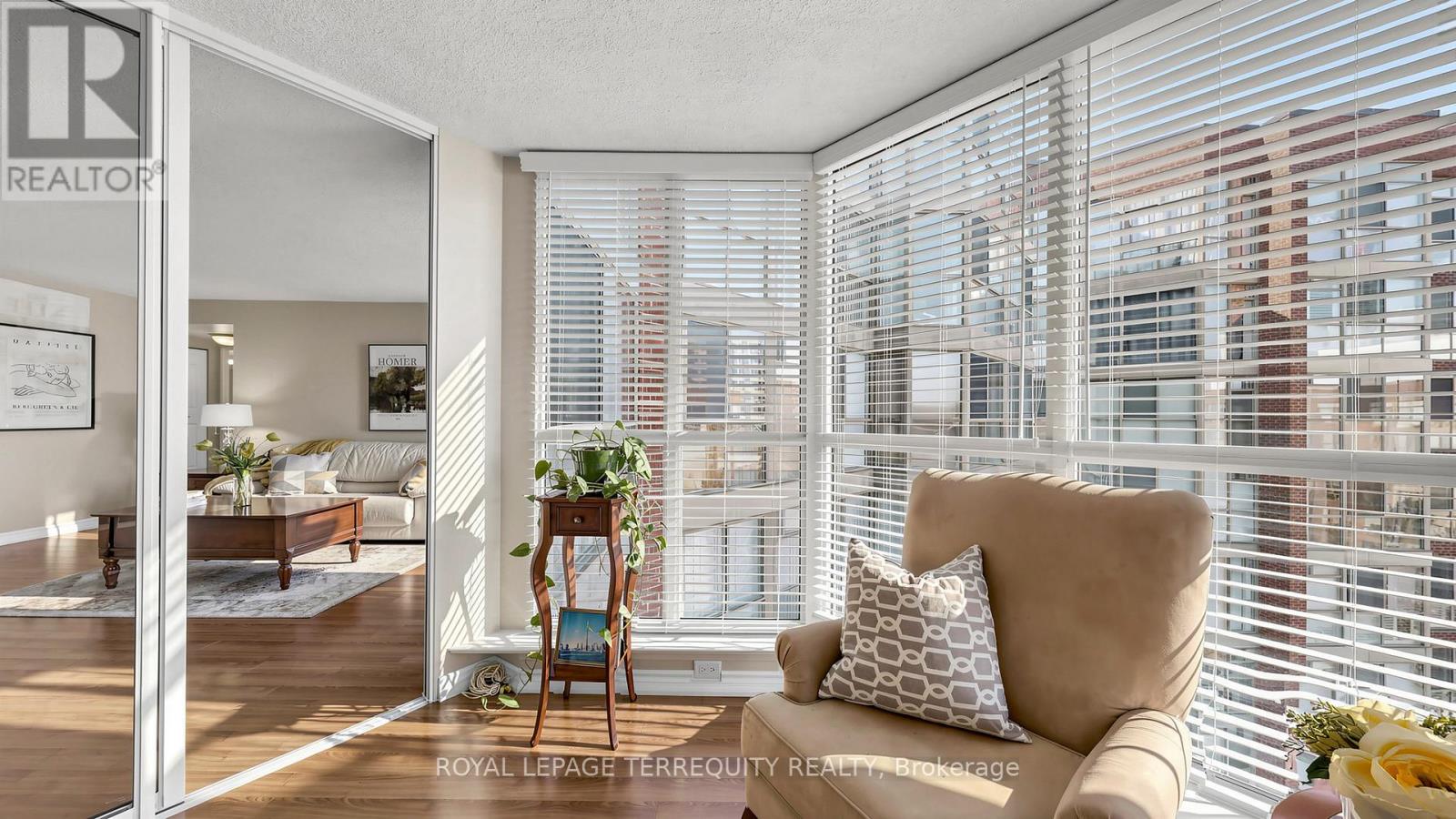 833 - 22 Southport Street, Toronto, Ontario M6S 4Y9 - Photo 17 - W12862636