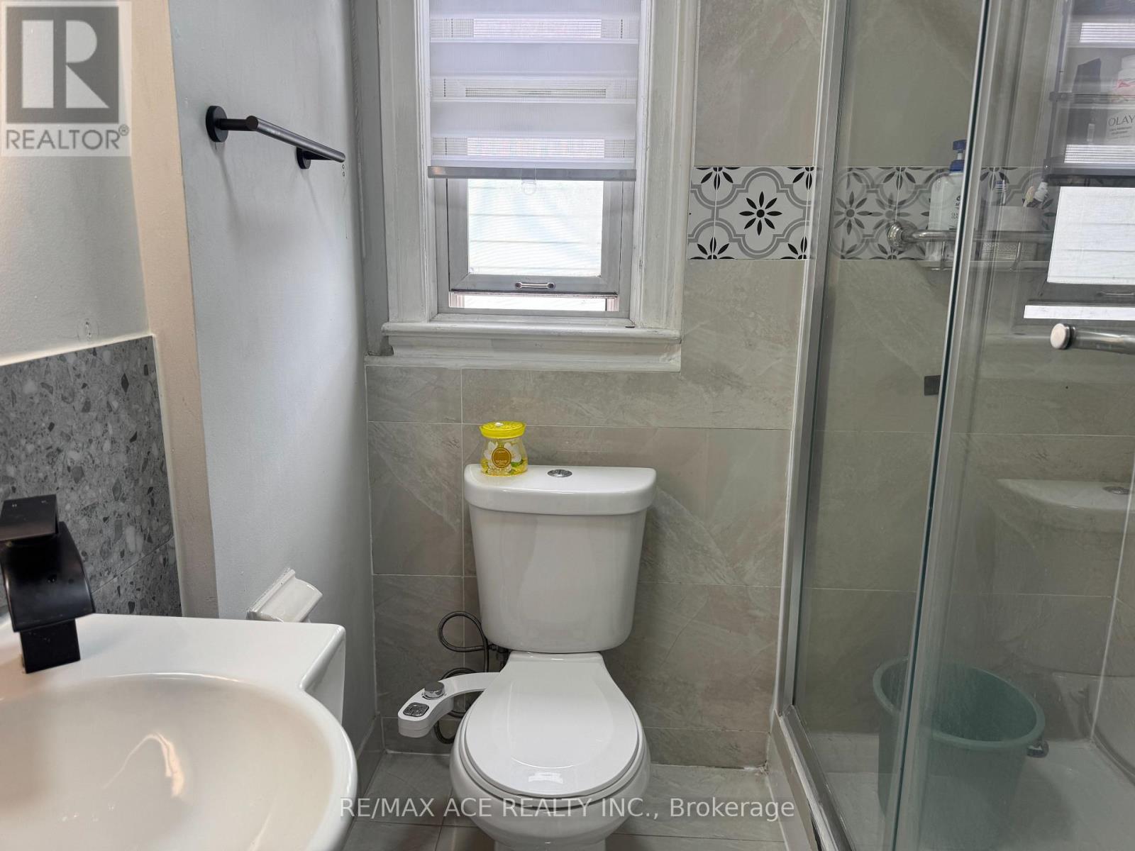 92 Ware Street, Peterborough (Town Ward 3), Ontario  K9J 2B7 - Photo 17 - X12986726