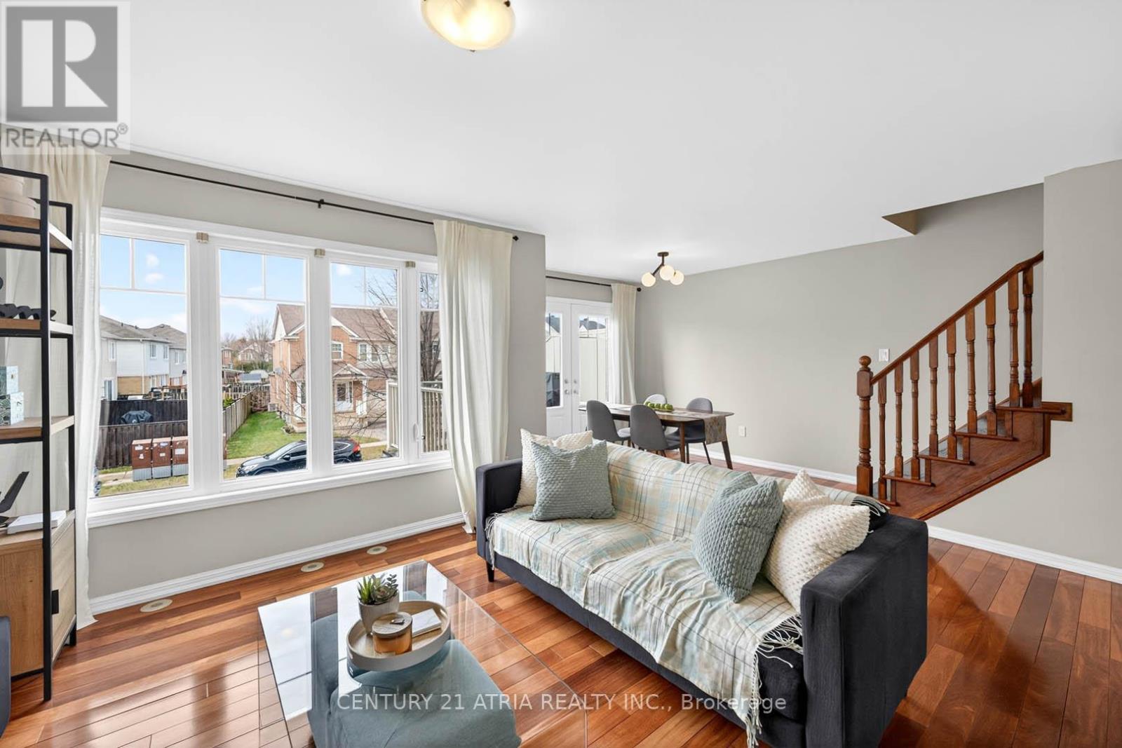 18 Cossey Lane, Whitchurch-Stouffville, Ontario  L4A 0R1 - Photo 6 - N12986784