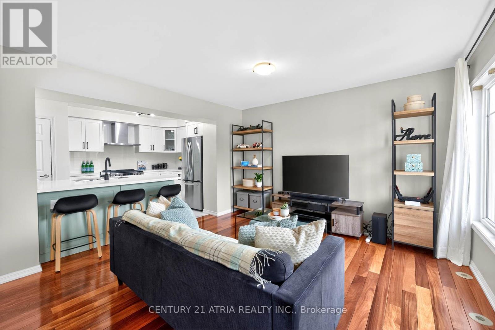 18 Cossey Lane, Whitchurch-Stouffville, Ontario  L4A 0R1 - Photo 7 - N12986784