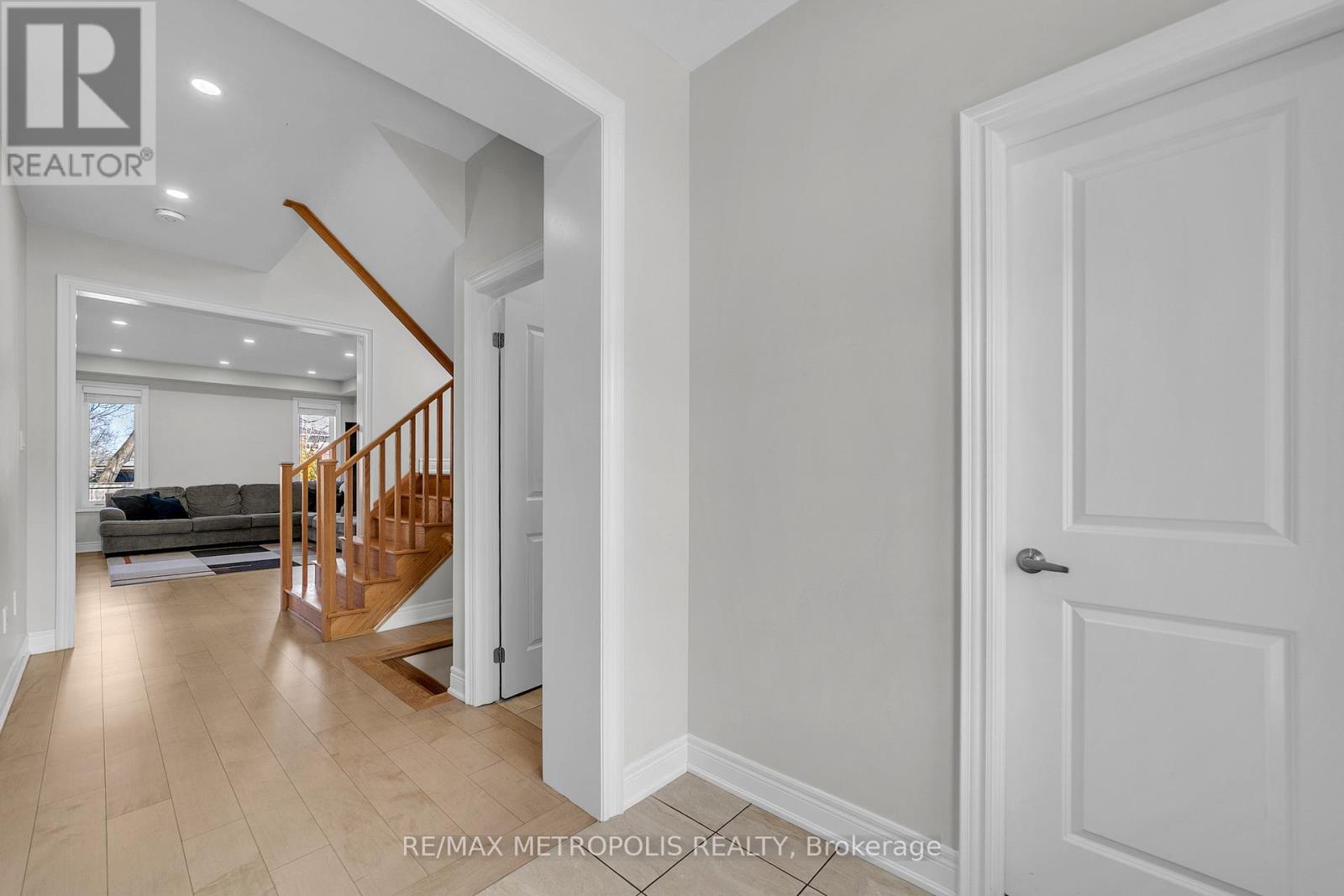 80 Pridham Place, New Tecumseth (Tottenham), Ontario  L0G 1W0 - Photo 5 - N12986792