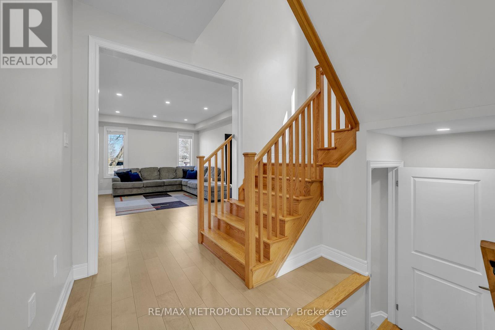 80 Pridham Place, New Tecumseth (Tottenham), Ontario  L0G 1W0 - Photo 6 - N12986792