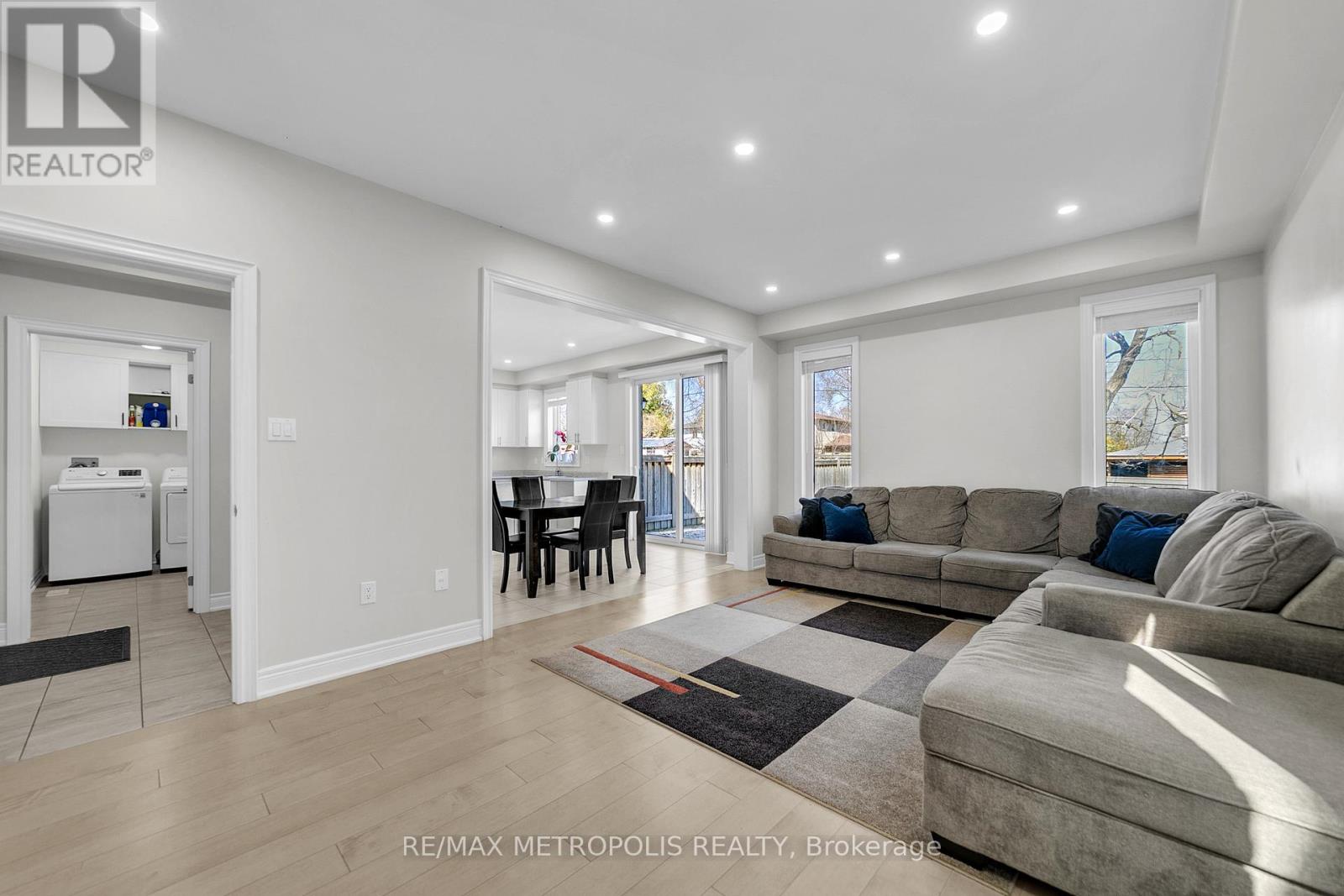 80 Pridham Place, New Tecumseth (Tottenham), Ontario  L0G 1W0 - Photo 8 - N12986792