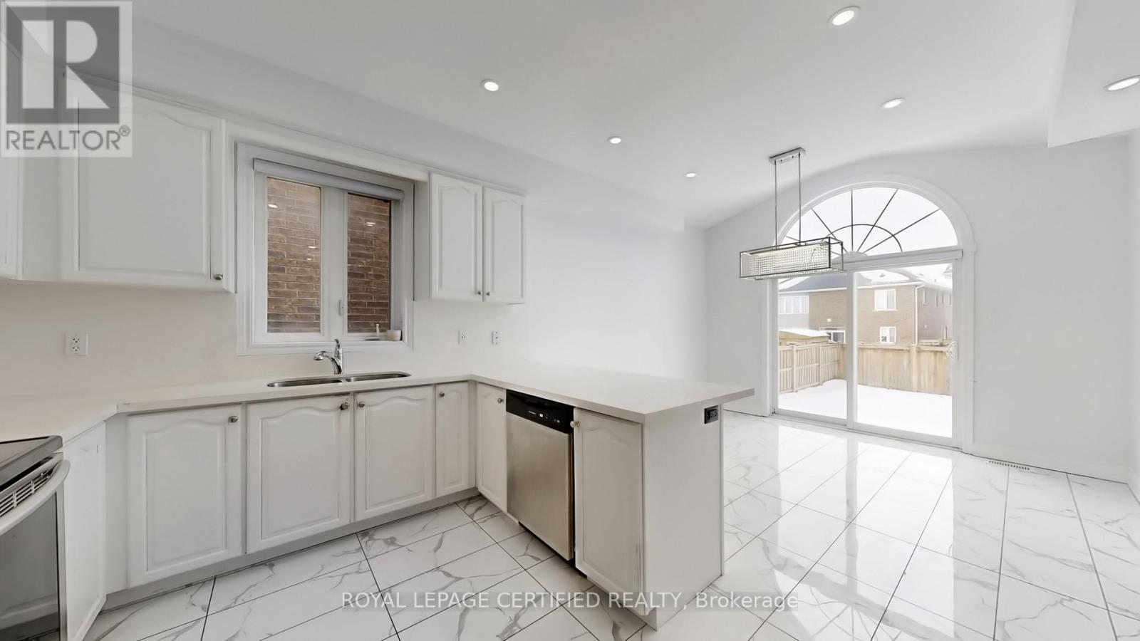 62 Heritage Street, Bradford West Gwillimbury (Bradford), Ontario  L3Z 0X4 - Photo 11 - N12986808