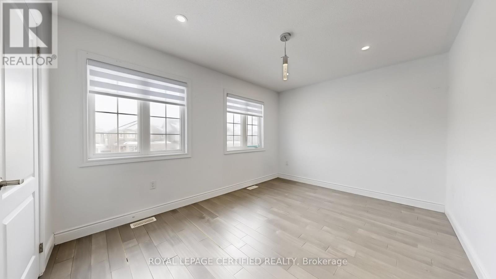 62 Heritage Street, Bradford West Gwillimbury (Bradford), Ontario  L3Z 0X4 - Photo 32 - N12986808