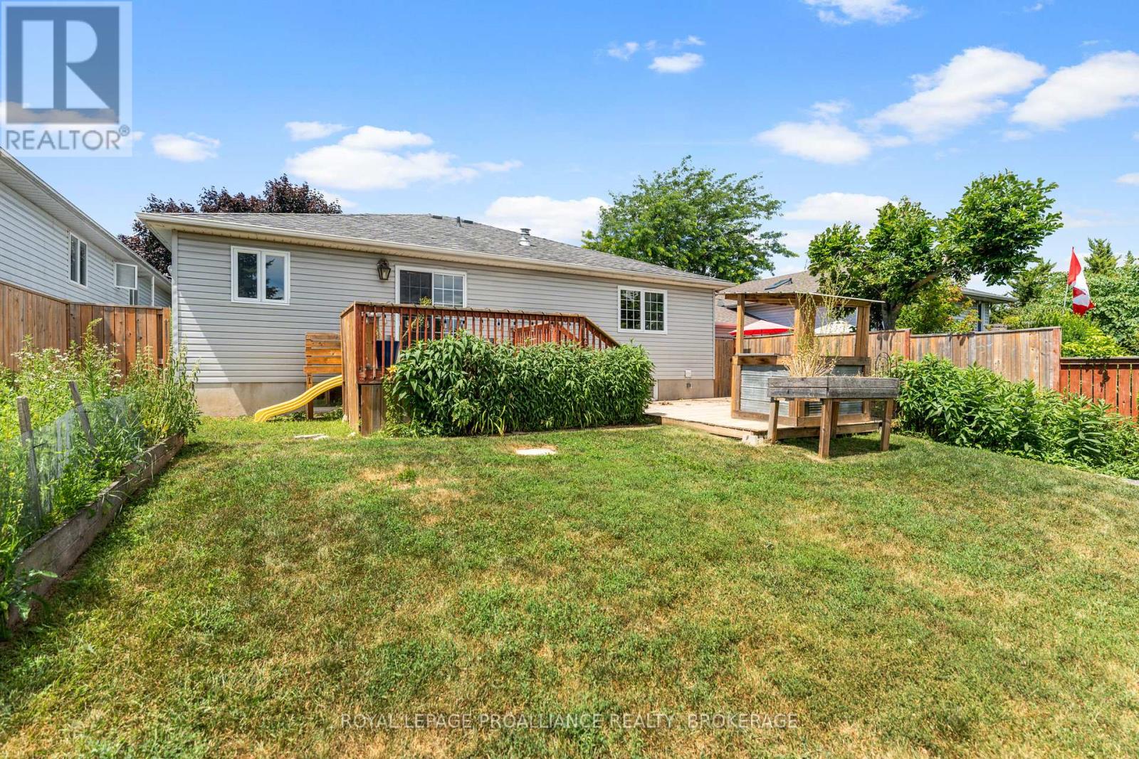 343 Sunrise Crescent, Kingston, Ontario  K7M 8A5 - Photo 2 - X12718106