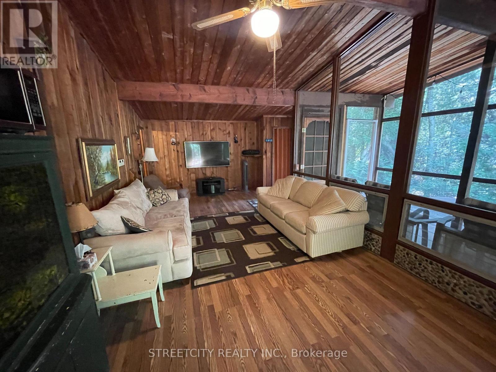 6418 Robert Avenue, Lambton Shores, Ontario  N0N 1J0 - Photo 35 - X12975180