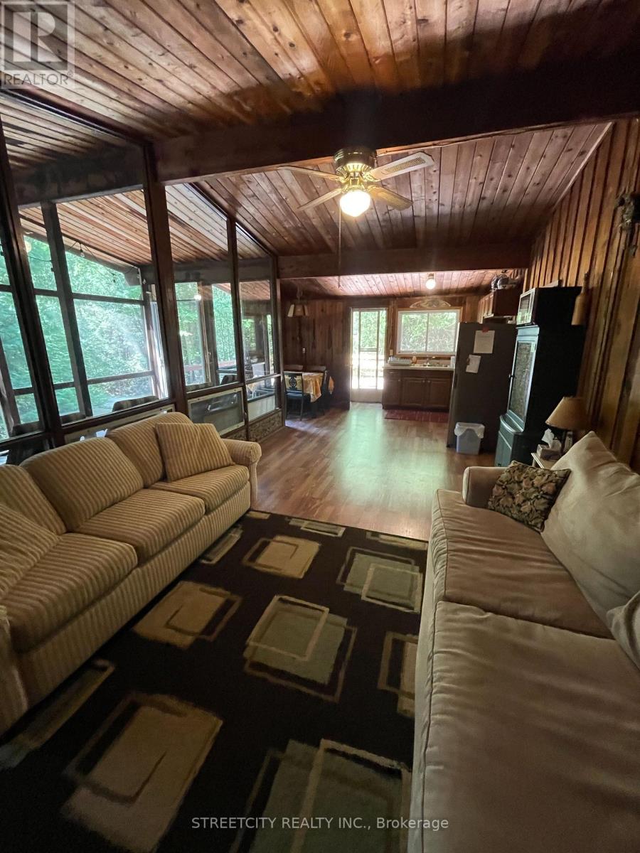 6418 Robert Avenue, Lambton Shores, Ontario  N0N 1J0 - Photo 33 - X12975180