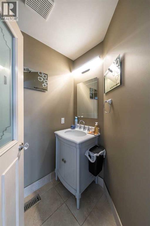 39 Slopes Grove Sw, Calgary, Alberta  T3H 3Y6 - Photo 11 - A2299187