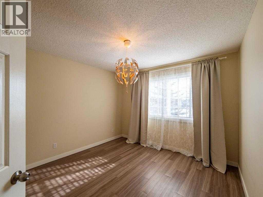 101 Westpoint Gardens, Calgary, Alberta  T3H 4M4 - Photo 13 - A2299192