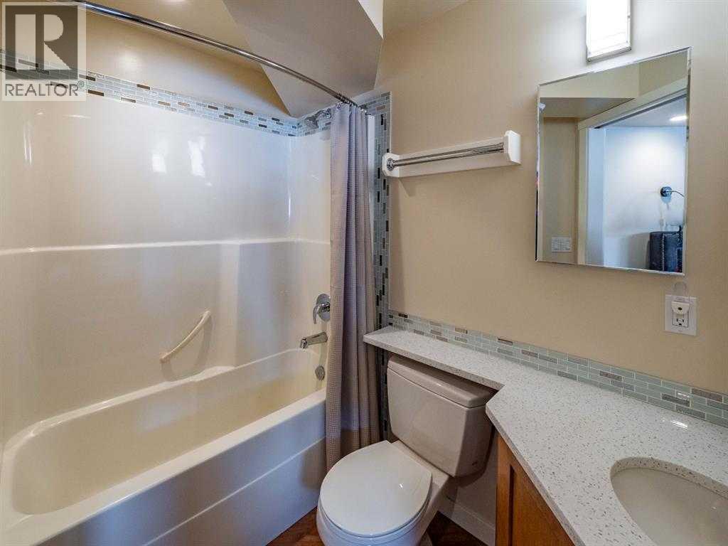 101 Westpoint Gardens, Calgary, Alberta  T3H 4M4 - Photo 27 - A2299192