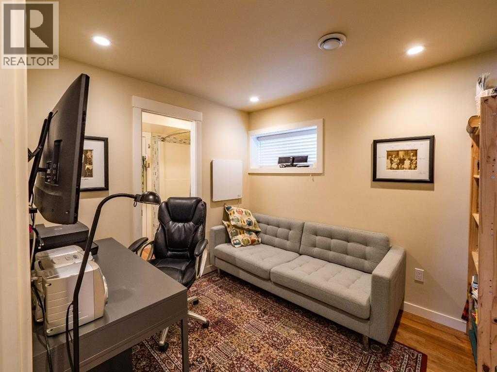 101 Westpoint Gardens, Calgary, Alberta  T3H 4M4 - Photo 28 - A2299192