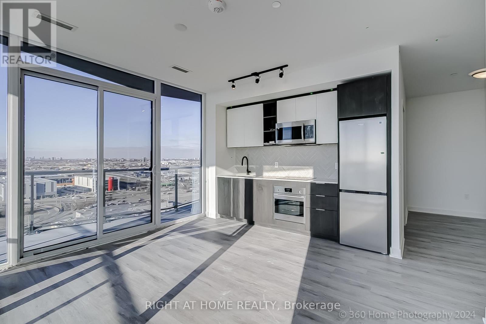 1809 - 36 Zorra Street, Toronto, Ontario  M8Z 0G5 - Photo 4 - W12986776