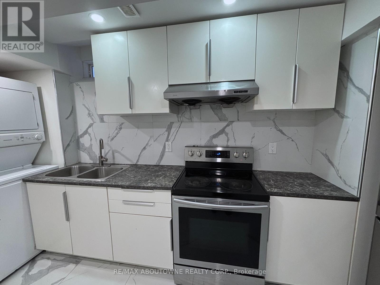 519 Downes Jackson - Bsmnt Heights, Milton, Ontario  L9T 8W2 - Photo 8 - W12986812