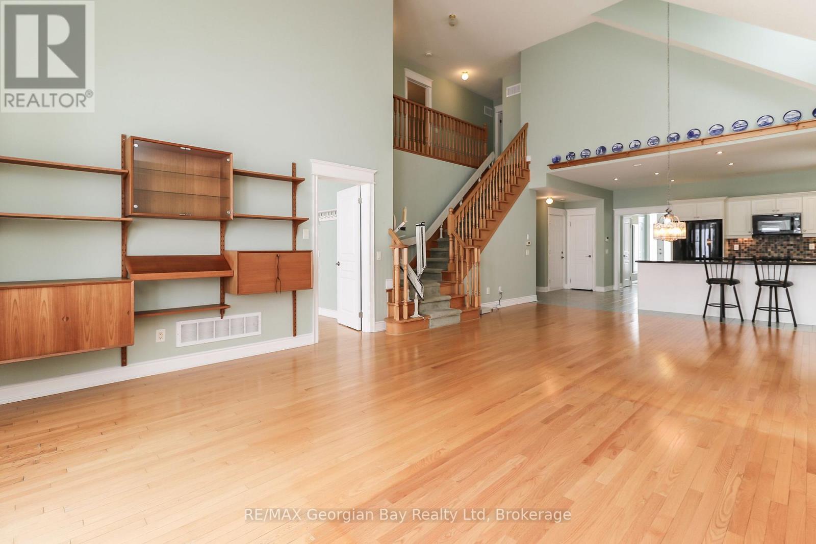 210 Wycliffe Cove, Tay, Ontario  L0K 2A0 - Photo 21 - S12660812