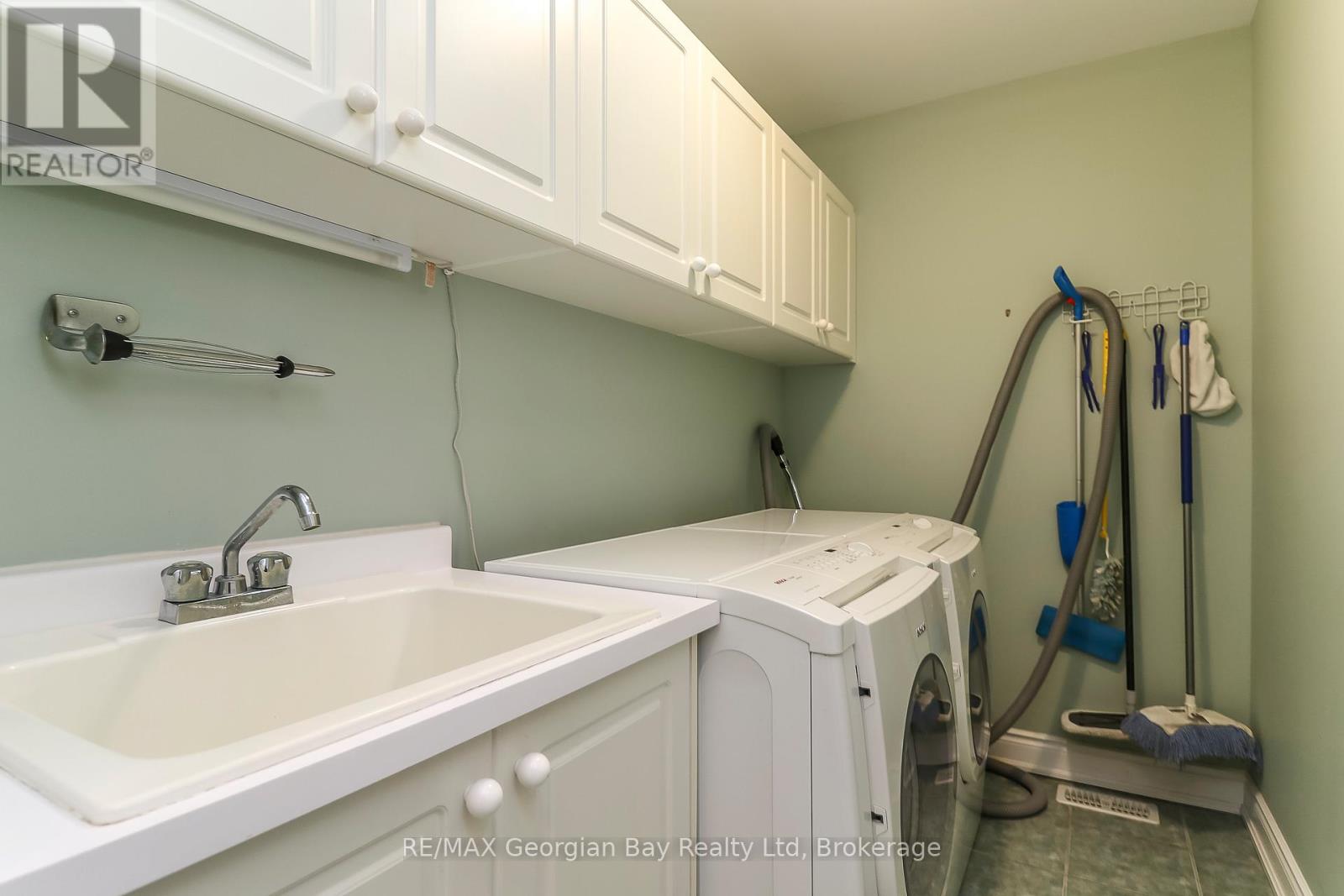 210 Wycliffe Cove, Tay, Ontario  L0K 2A0 - Photo 28 - S12660812