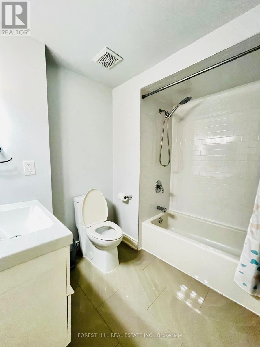 812 Sweetwater Crescent, Mississauga (Lorne Park), Ontario  L5H 4A4 - Photo 23 - W12981710