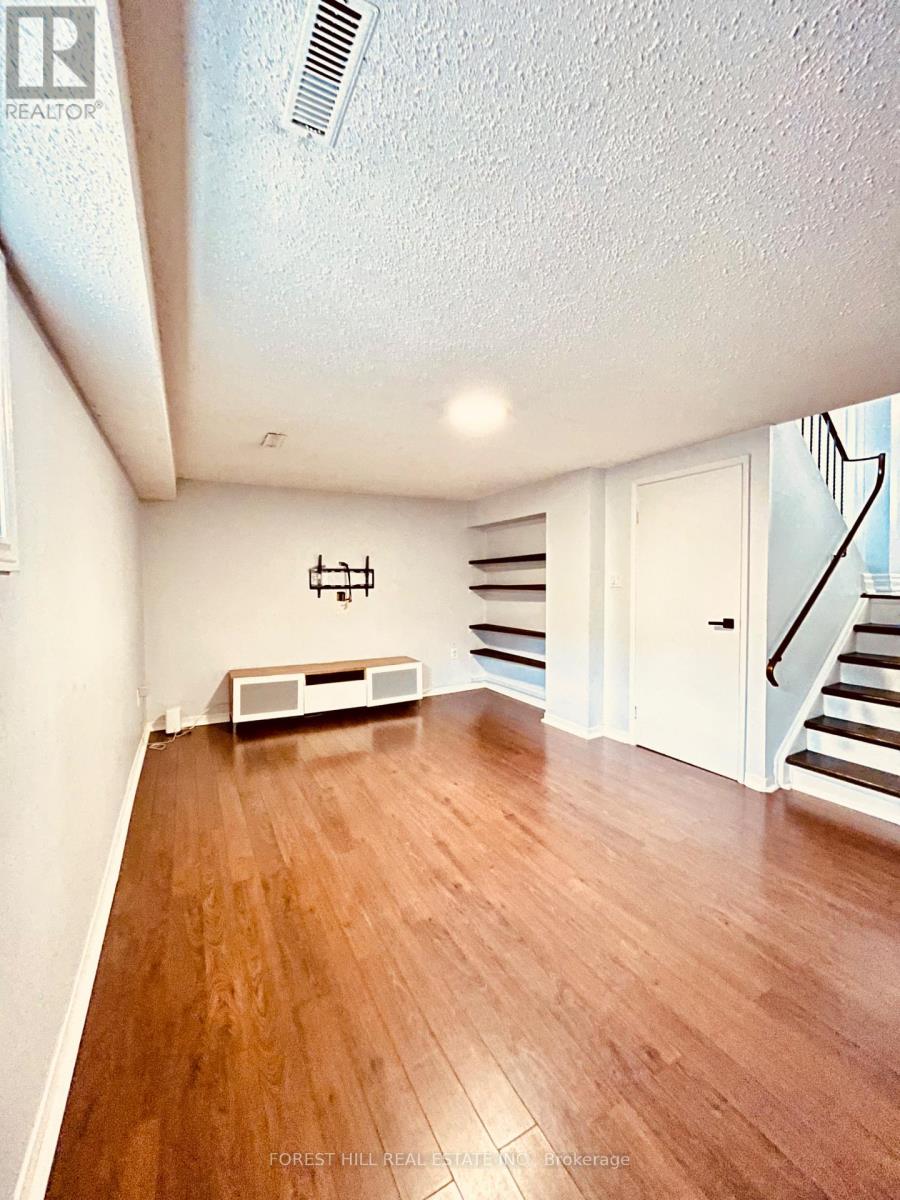 812 Sweetwater Crescent, Mississauga (Lorne Park), Ontario  L5H 4A4 - Photo 21 - W12981710