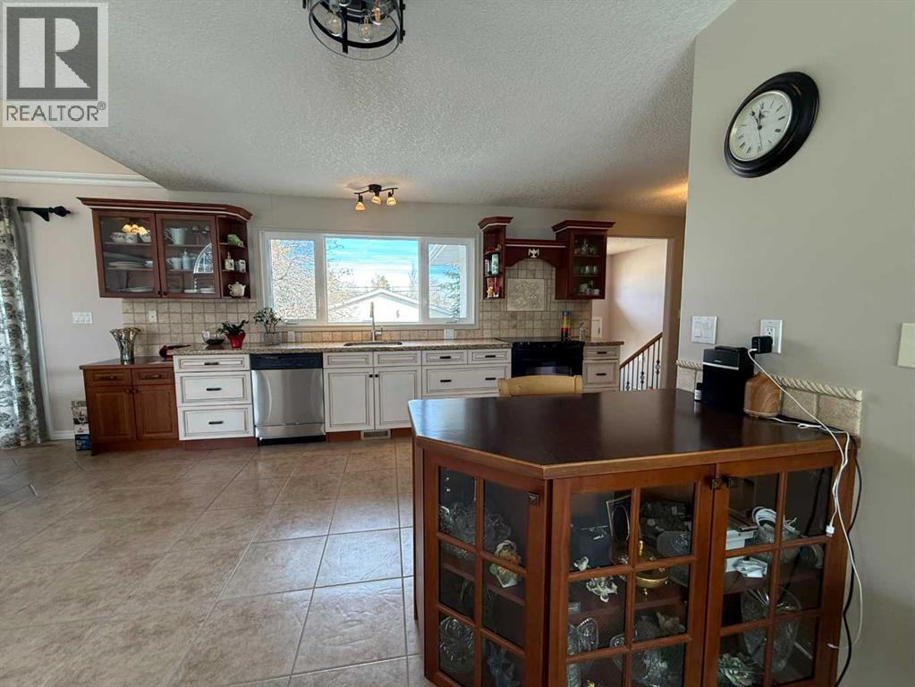 3315 Parkside Drive S, Lethbridge, Alberta  T1J 1N2 - Photo 5 - A2295028