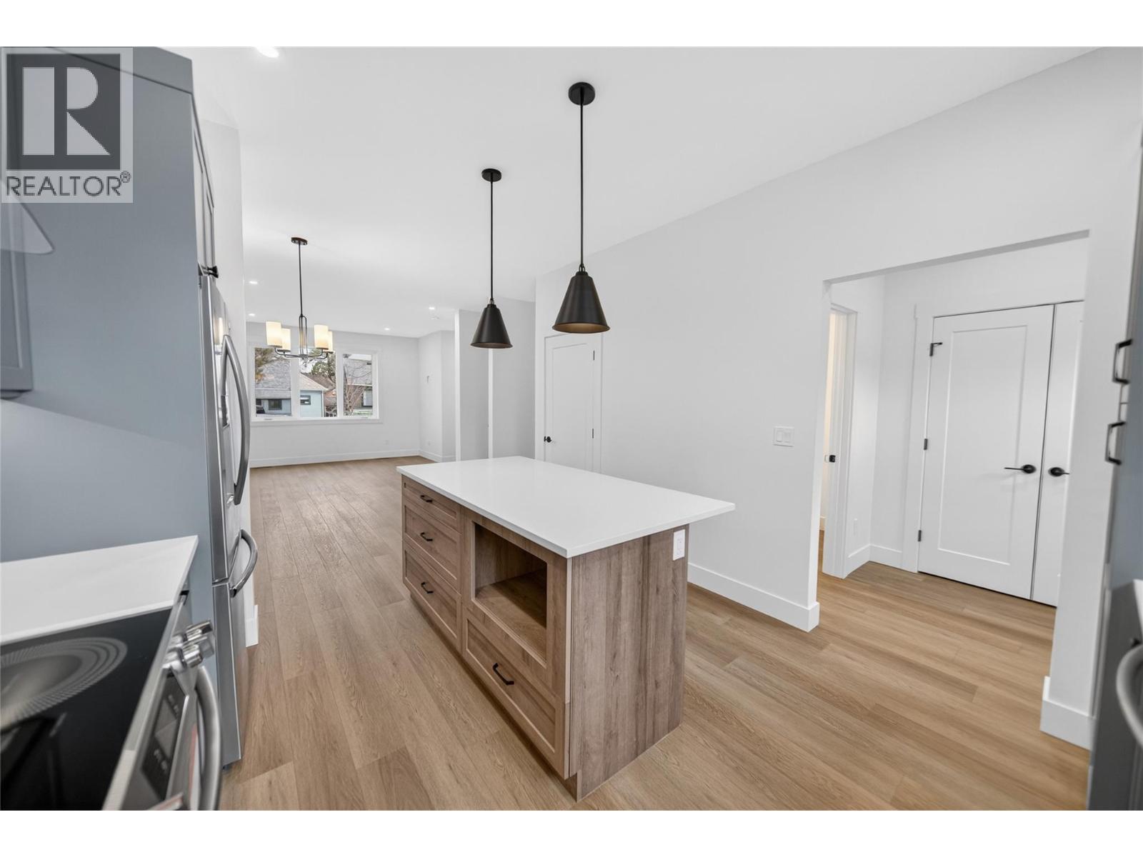 221 4th Avenue S, Cranbrook, British Columbia  V1C 2E2 - Photo 7 - 10381345