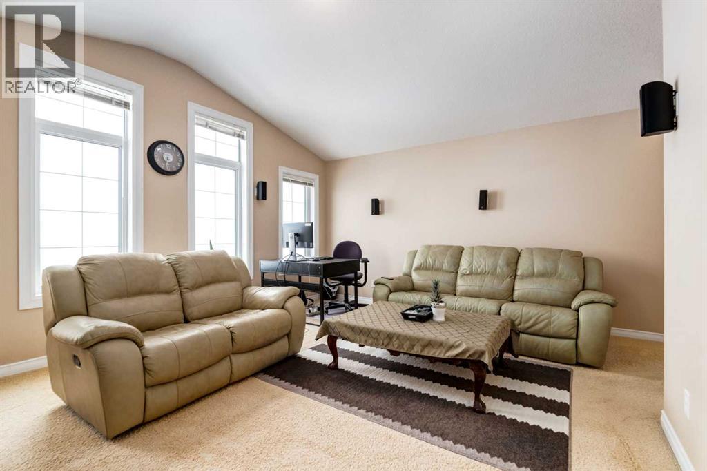 9023 Royal Oak Way Nw, Calgary, Alberta  T3G 0A4 - Photo 18 - A2299525