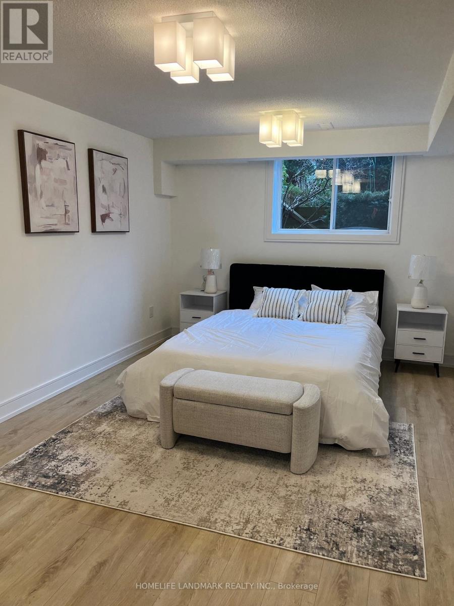 284 Woodland Drive, Oakville, Ontario  L6J 4W5 - Photo 14 - W12786588