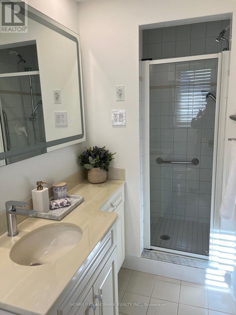 284 Woodland Drive, Oakville, Ontario  L6J 4W5 - Photo 7 - W12786588