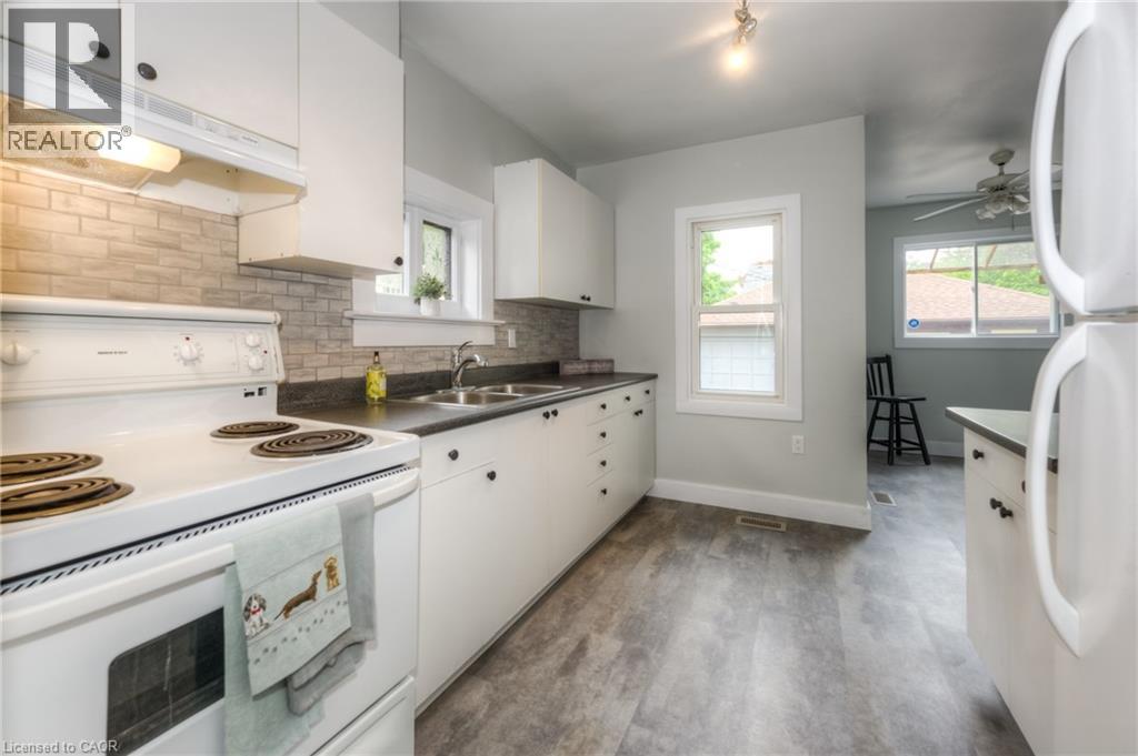 28 Stirling Avenue N, Kitchener, Ontario  N2H 3G5 - Photo 4 - 40814930