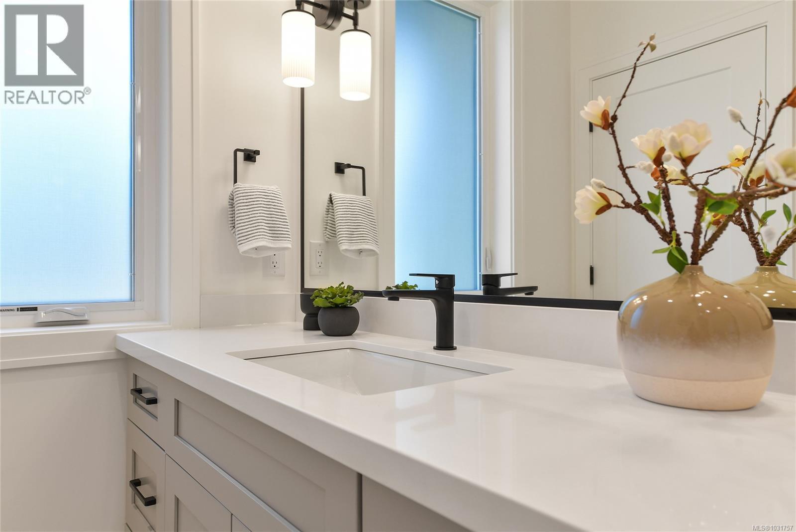 3 930 Falaise Cres, Saanich, British Columbia V8Y 1A3 - Photo 14 - 1031757