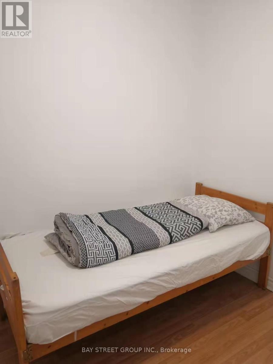 Upper - 97 Micmac Crescent, Toronto, Ontario M2H 2K1 - Photo 7 - C12986846