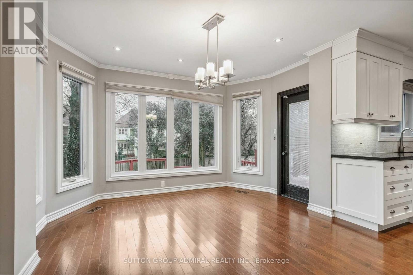 15 Whitehall Road, Toronto, Ontario  M4W 2C5 - Photo 10 - C12986854