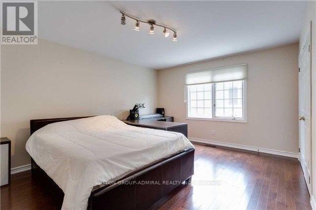 15 Whitehall Road, Toronto, Ontario  M4W 2C5 - Photo 15 - C12986854