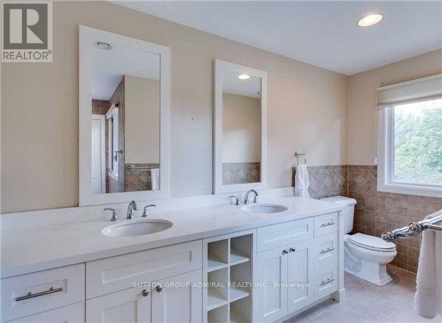 15 Whitehall Road, Toronto, Ontario  M4W 2C5 - Photo 17 - C12986854