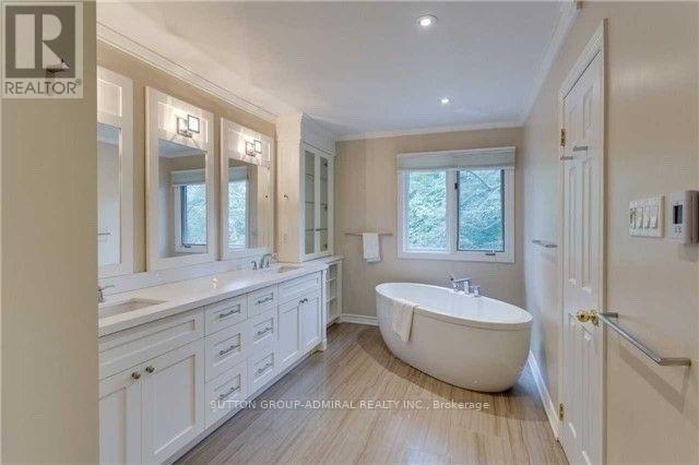 15 Whitehall Road, Toronto, Ontario  M4W 2C5 - Photo 19 - C12986854